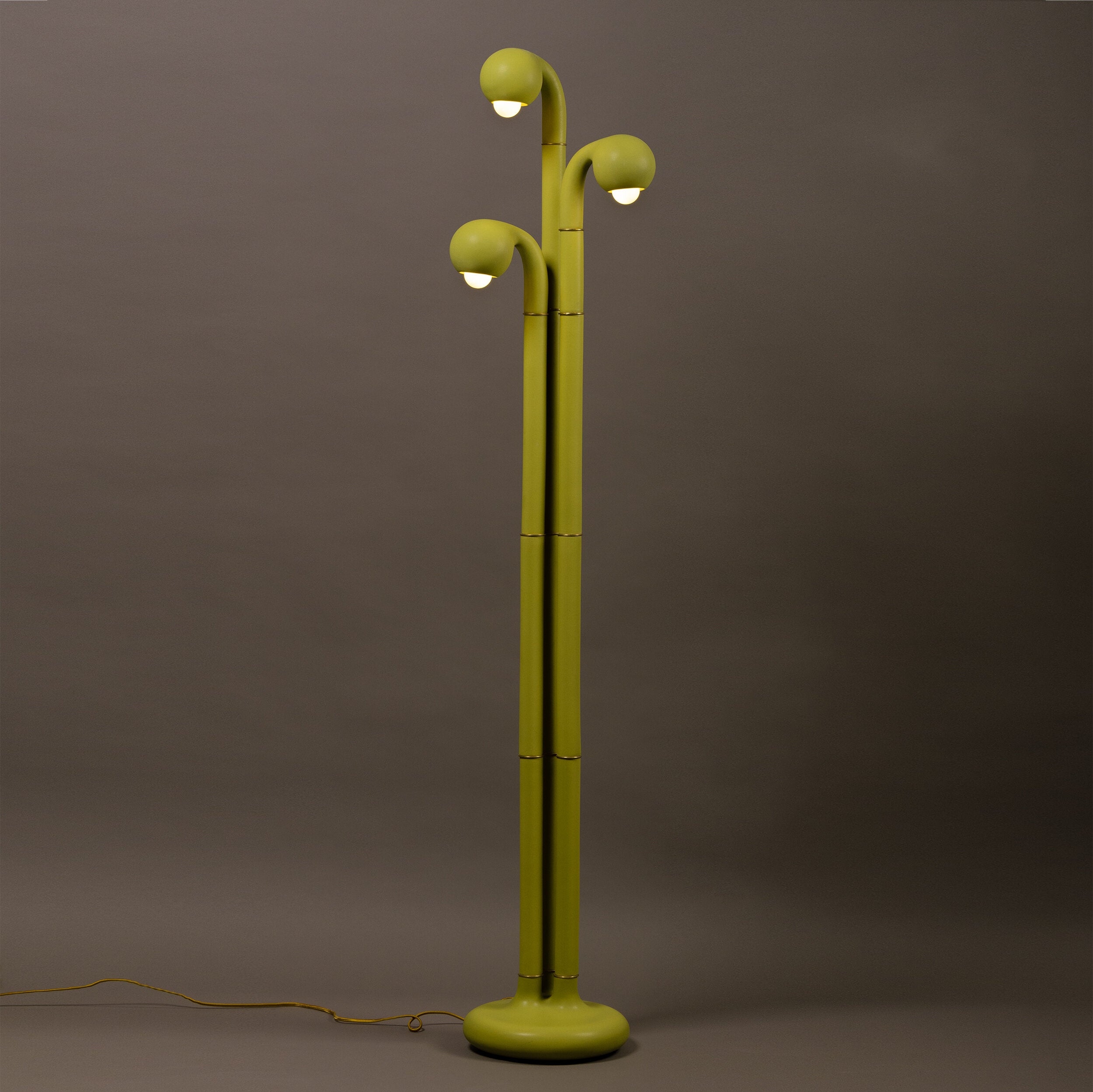 ENTLER 3-Globe Floor Lamp
