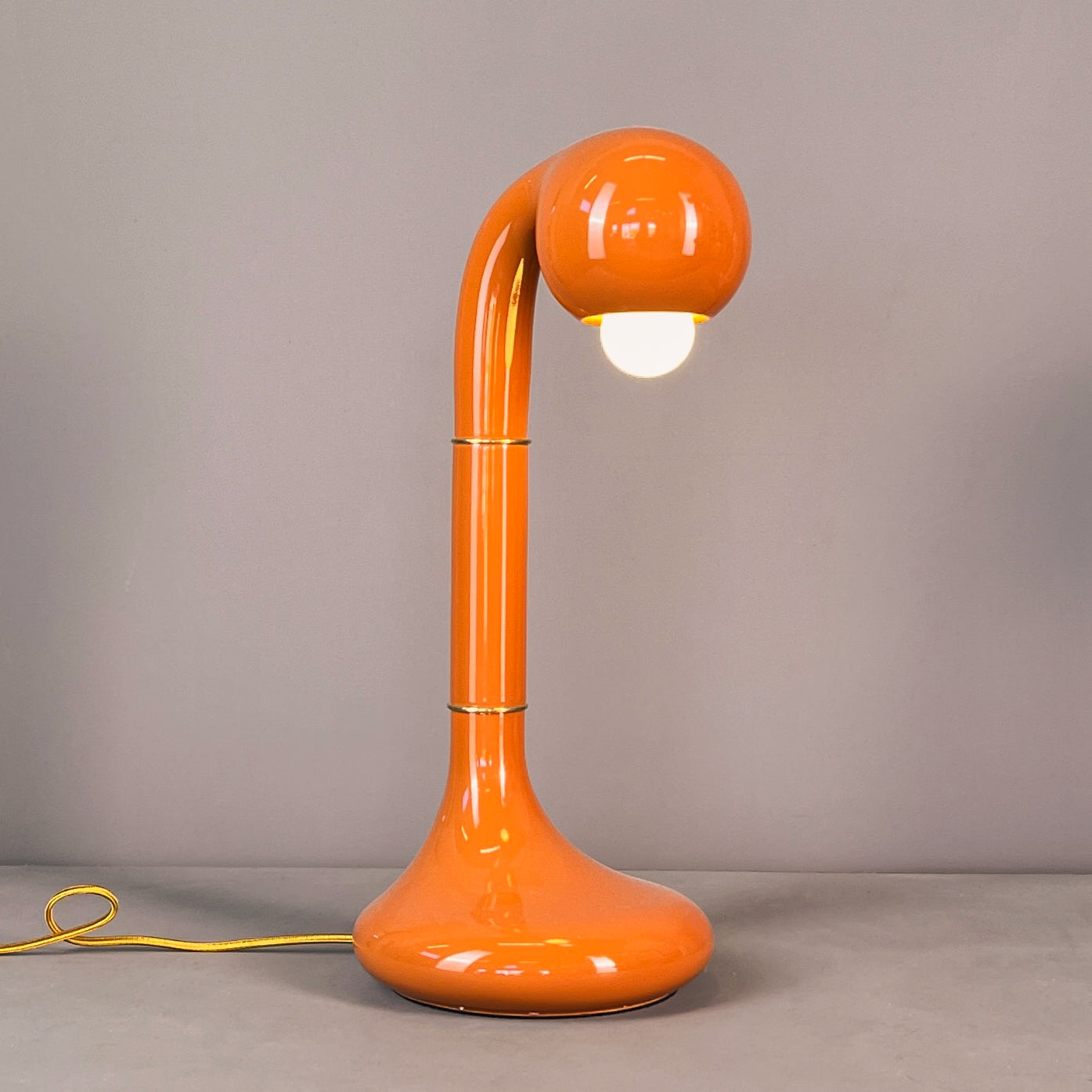 9319 Gloss Burnt Orange 18" TABLE LAMP