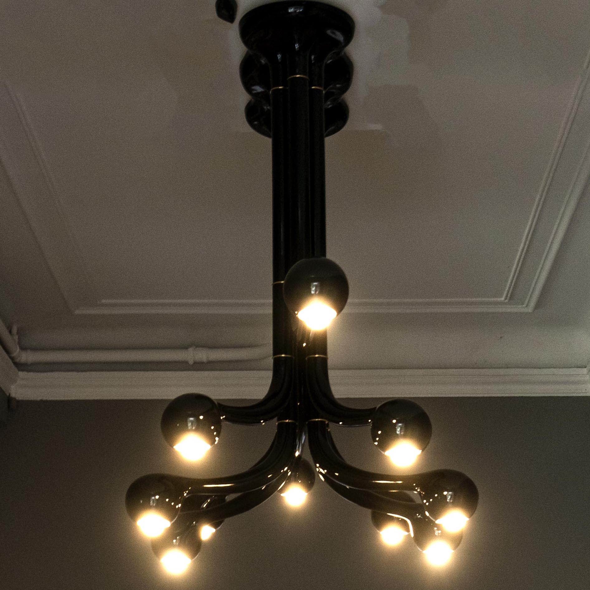 01 Gloss Black 10-GLOBE Chandelier 36" x 60"