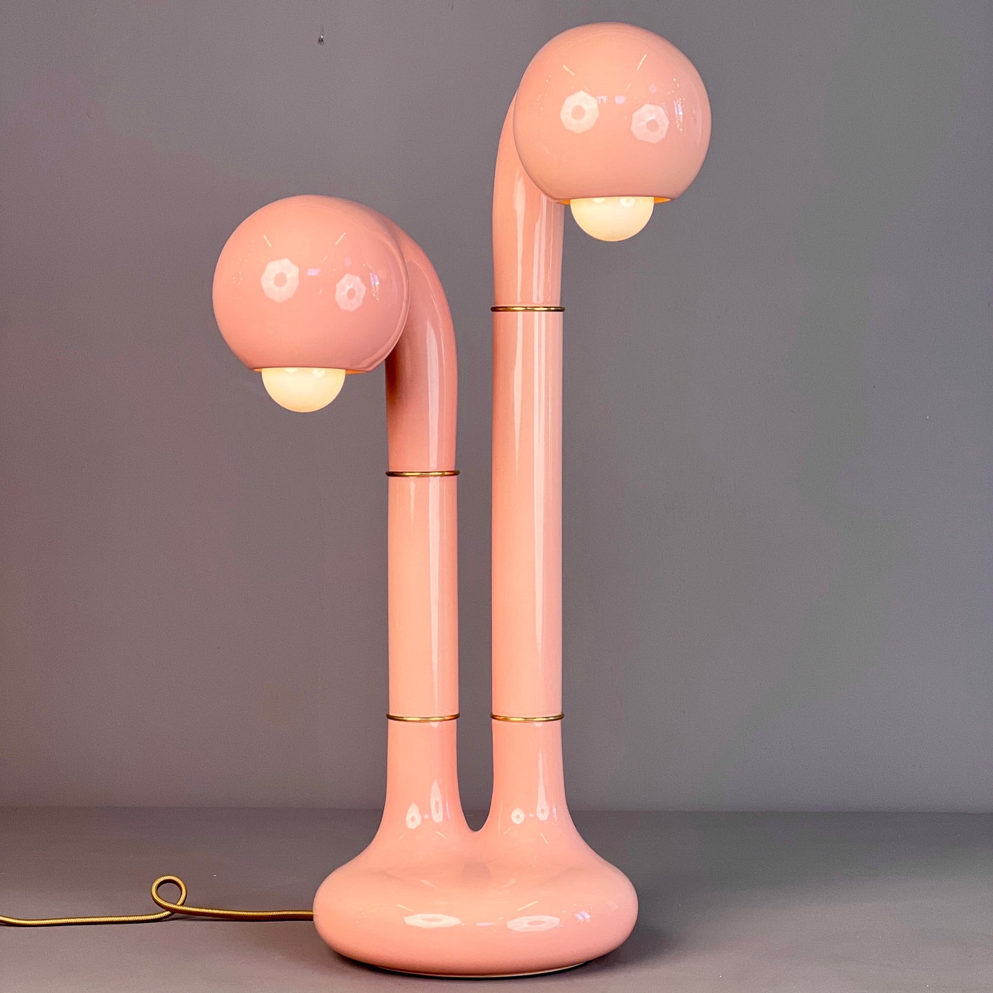 9130 Gloss Pink 22” 2-GLOBE TABLE LAMP