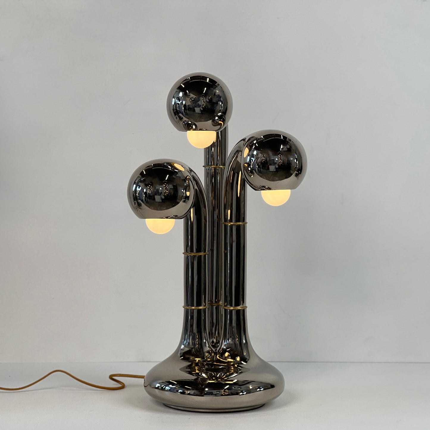9195 Palladium 23” 3-GLOBE TABLE LAMP