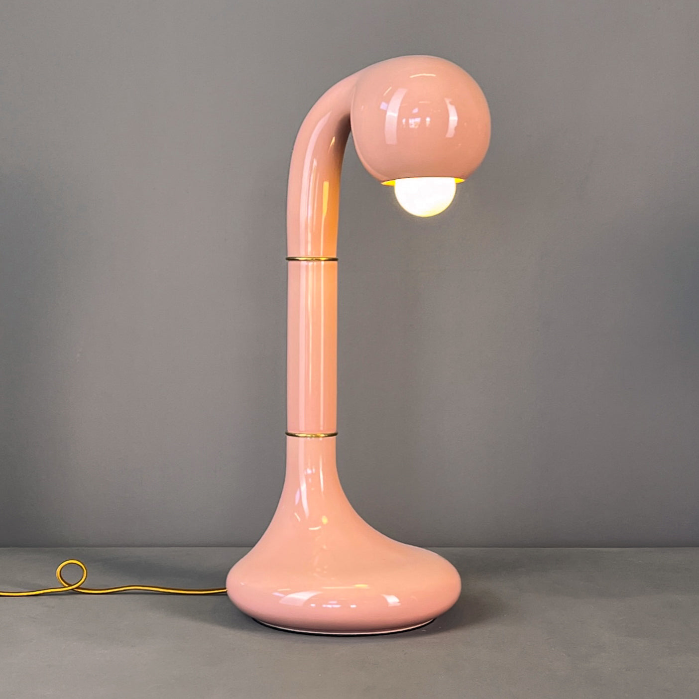 Gloss Pink 18" TABLE LAMP