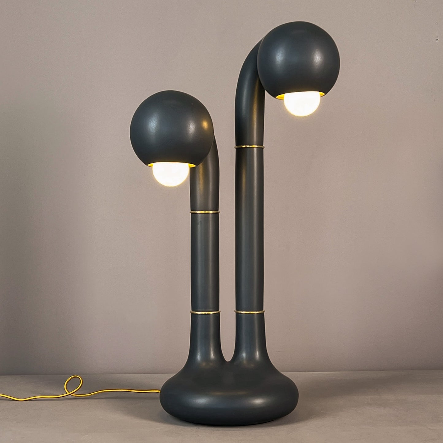 9198 Matte Black 22” 2-GLOBE TABLE LAMP