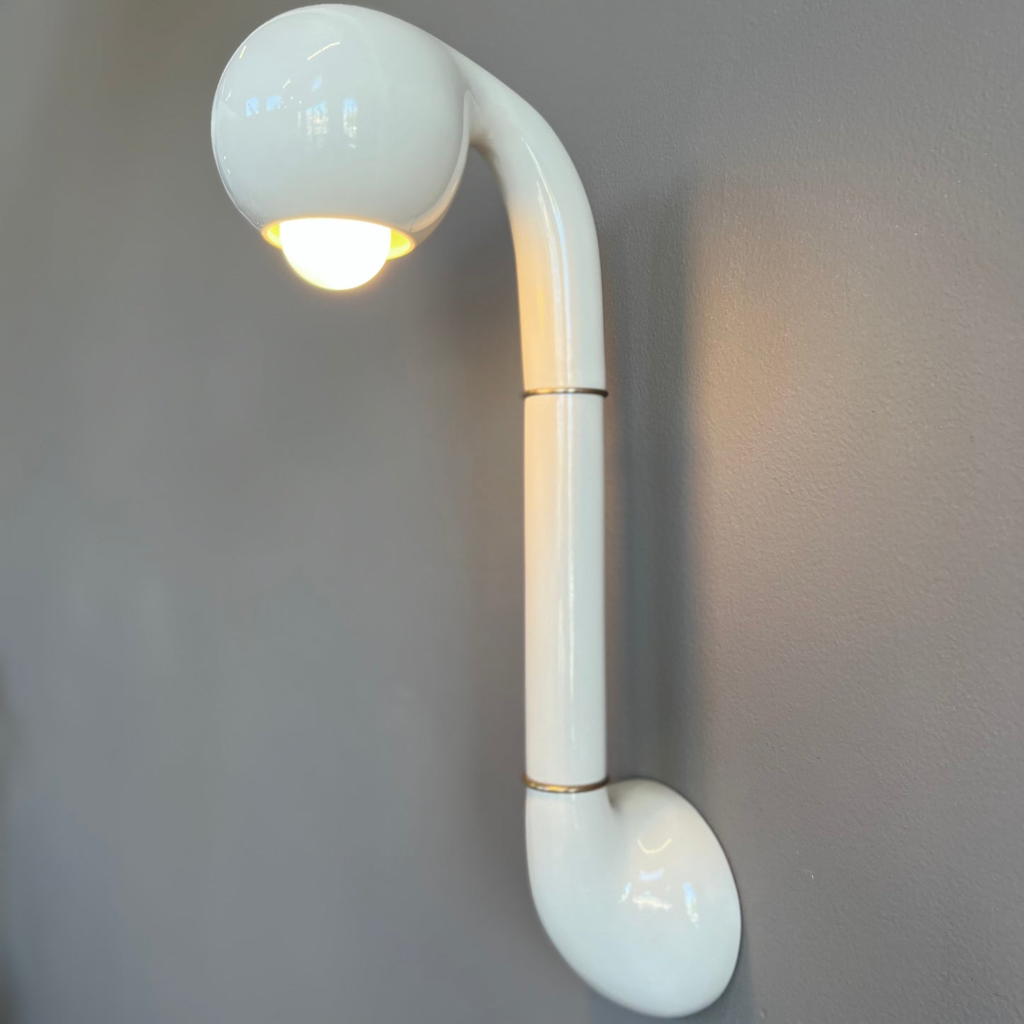 5019 Gloss White WALL SCONCE 1-GLOBE 18" HIGH